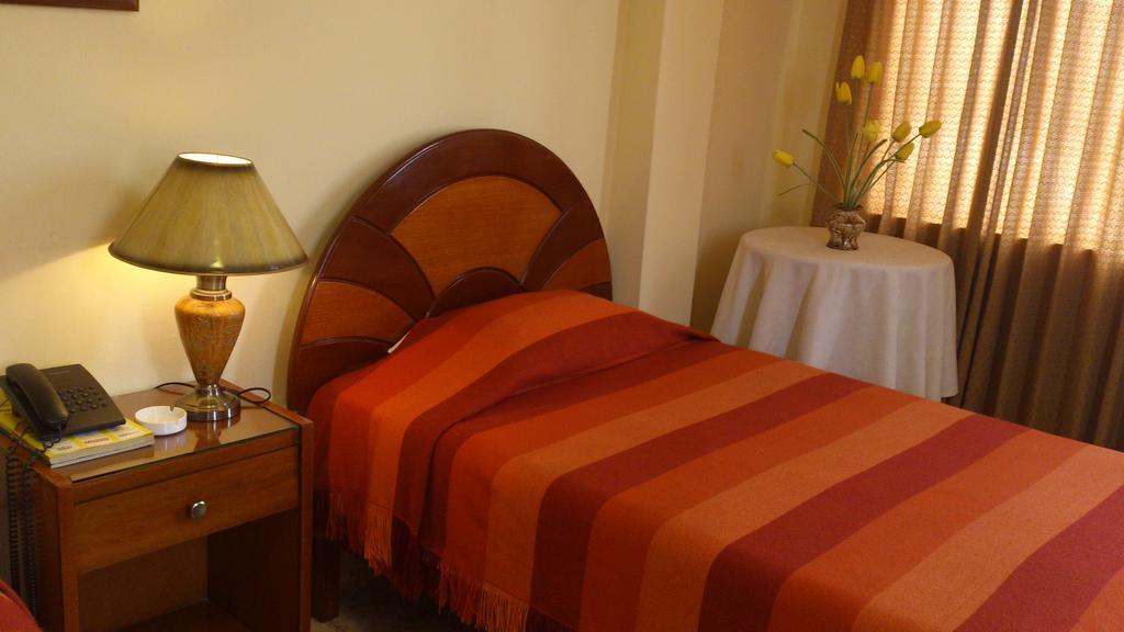 Copacabana Hotel Tacna Eksteriør bilde